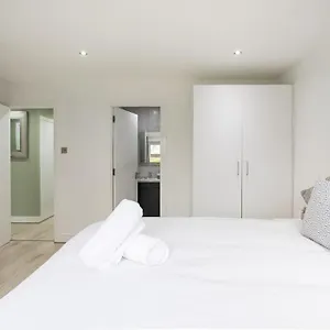 Fabulous Modern Luxury Sleeps 6- Parking , Belfast United Kingdom