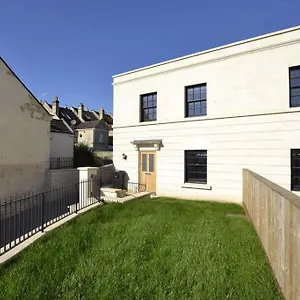 Fantastic 3-bed House With Parking , Bath United Kingdom